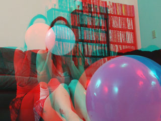 balloon fetish in anaglyph 3d